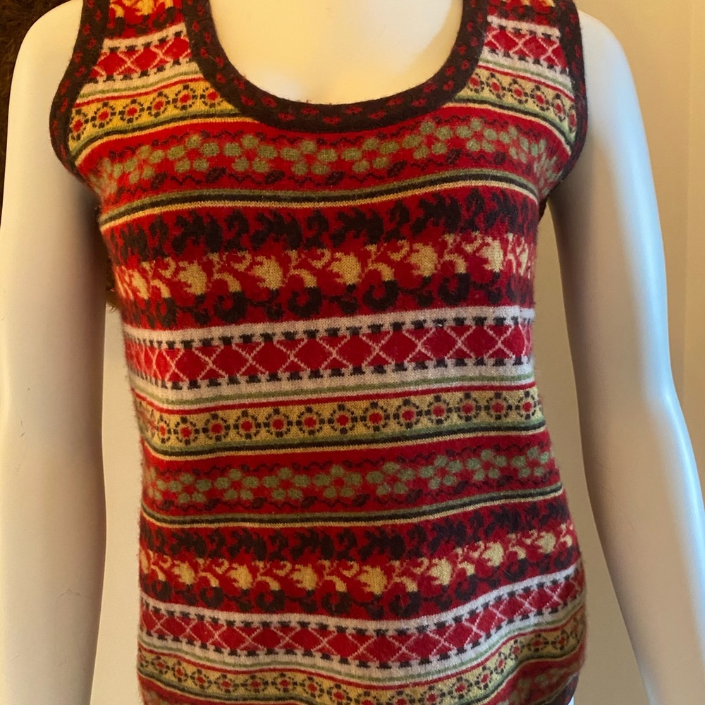 Cashmere sweater vest